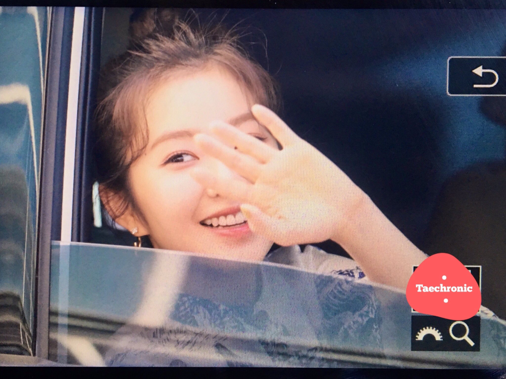 행사장에서 완전 귀여운 똥머리한 레드벨벳 아이린.jpgif | 인스티즈
