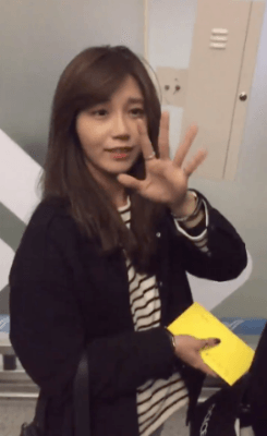 안전을 지키지 않는 팬 혼내는 에이핑크 정은지.gif | 인스티즈