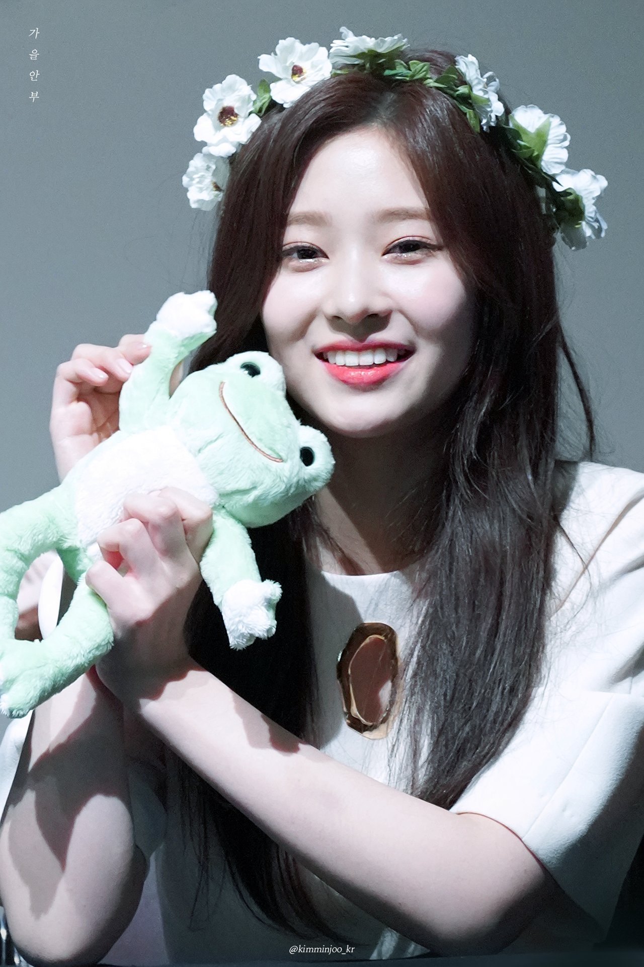 항상 어딘가 억울하고 애잔한 아이즈원 민주.jpg | 인스티즈