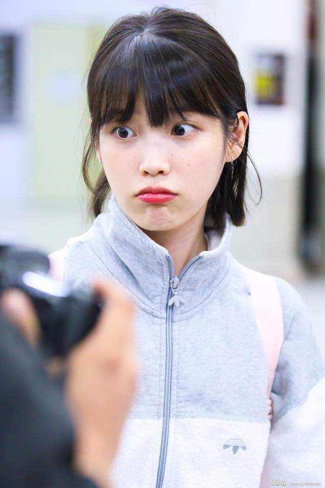 아이유 무대뒤 여친짤 대방출.jpg | 인스티즈