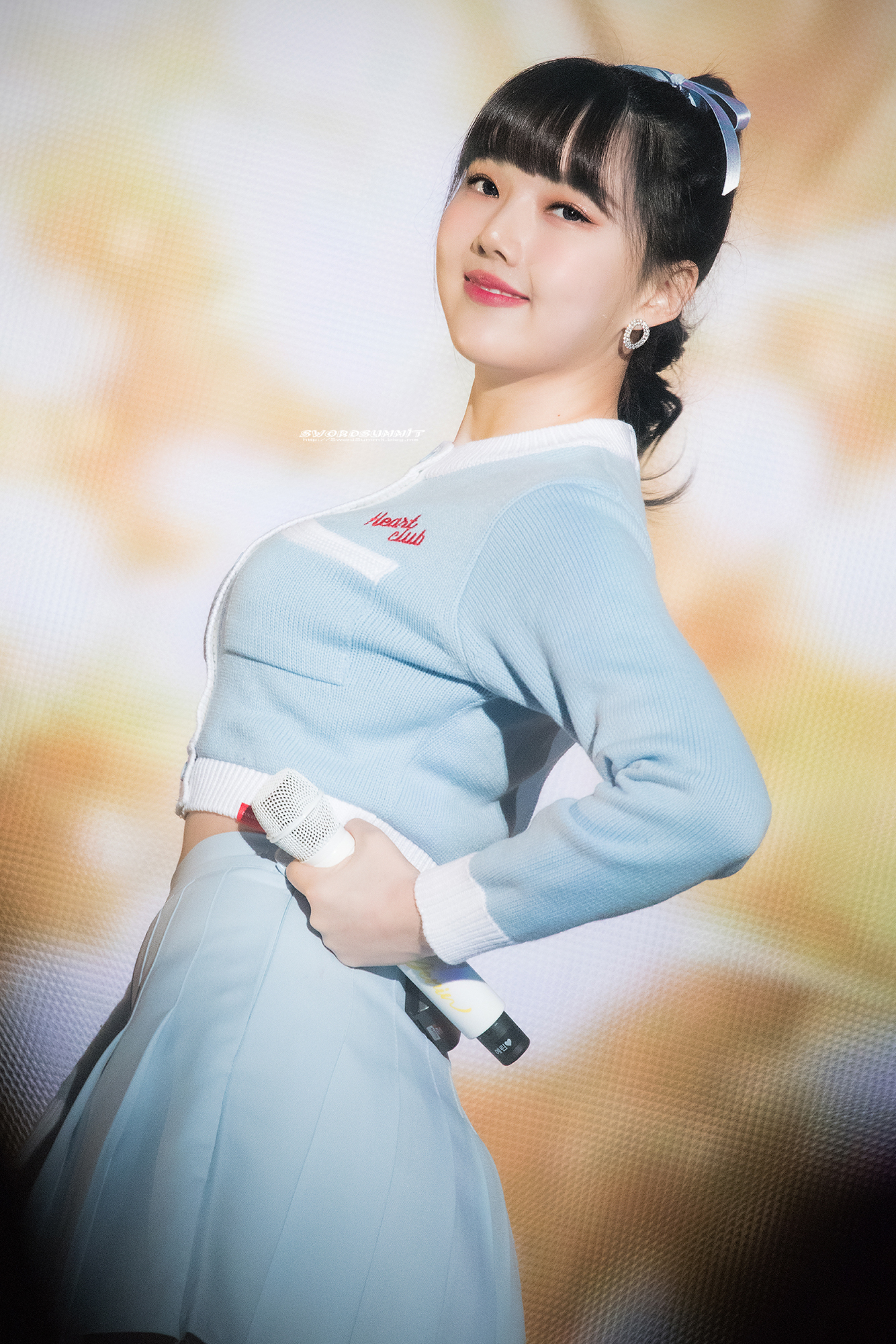 나른한 오후에 보니까 은근히 미인인 듯한 여자친구 예린이.jpgif | 인스티즈