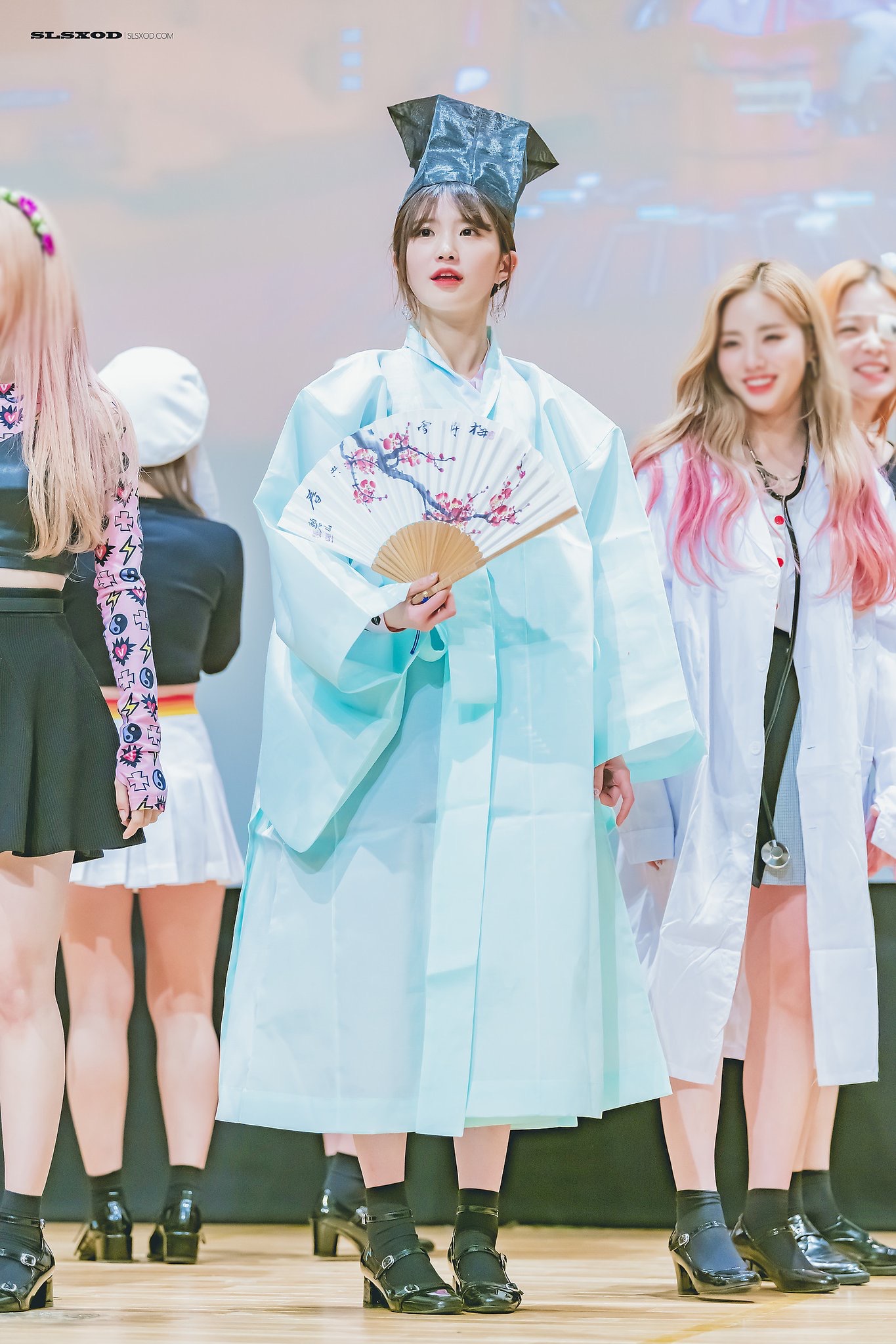 데뷔 300일기념 프로미스나인 송하영 | 인스티즈