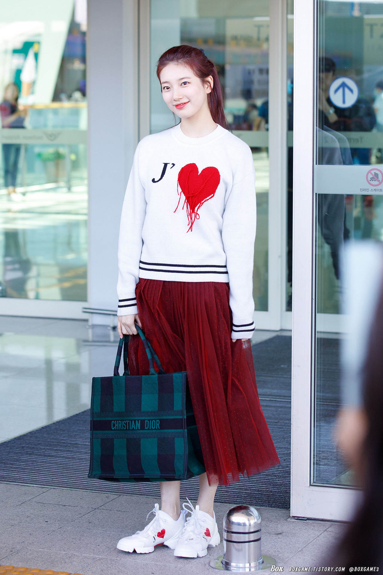 어제 인천공항 포니테일 수지.jpg | 인스티즈