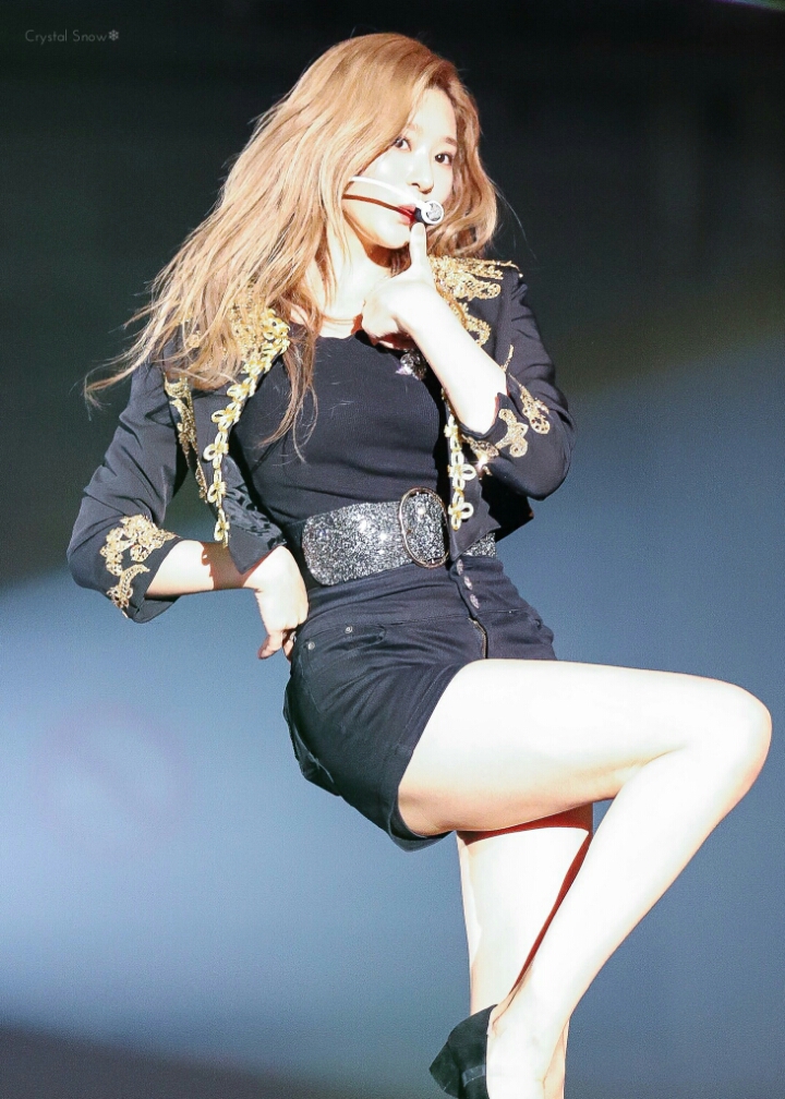 공연 중 찍힌 여신 아이즈원 김민주 사진 | 인스티즈