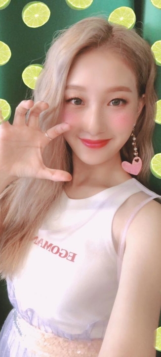 데뷔 300일기념 프로미스나인 이서연 | 인스티즈