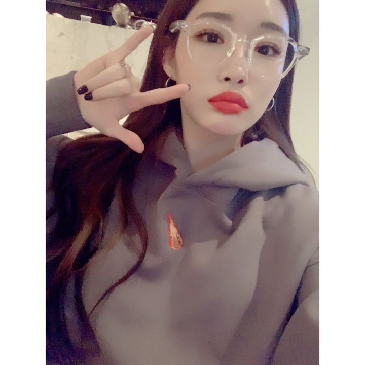오늘자 청하 인스타 | 인스티즈