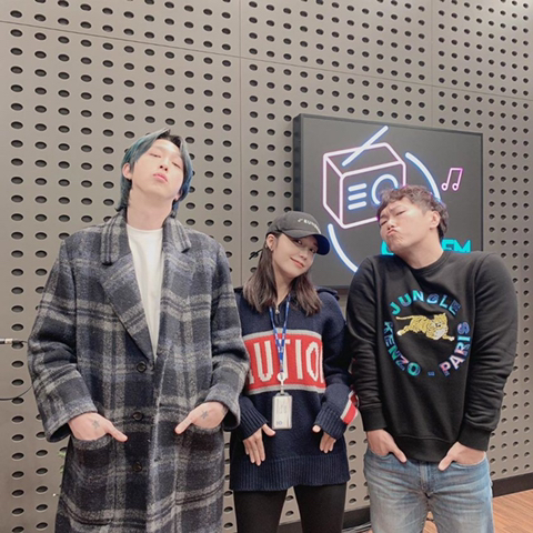 [에이핑크] 은지야 슬리피 옆에 서지마.jpg | 인스티즈