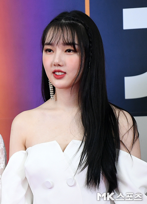 여자친구 sbs 가요대전 레드카펫.jpg | 인스티즈