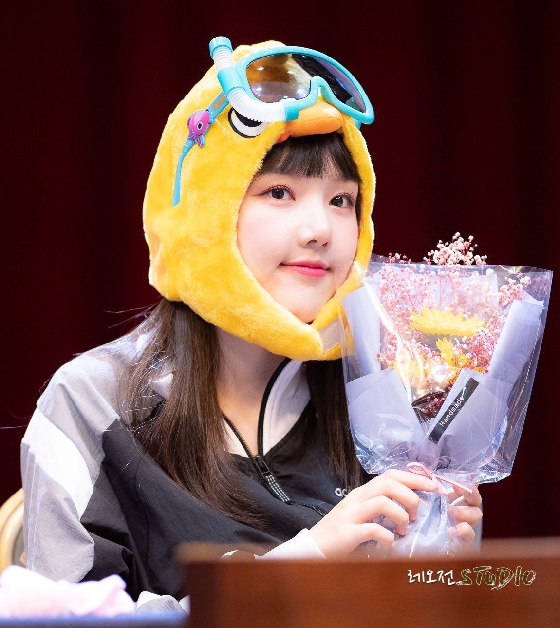 은근히 미인이지만 가끔은 귀여운거 같기도 한 여자친구 예린이.jpgif | 인스티즈