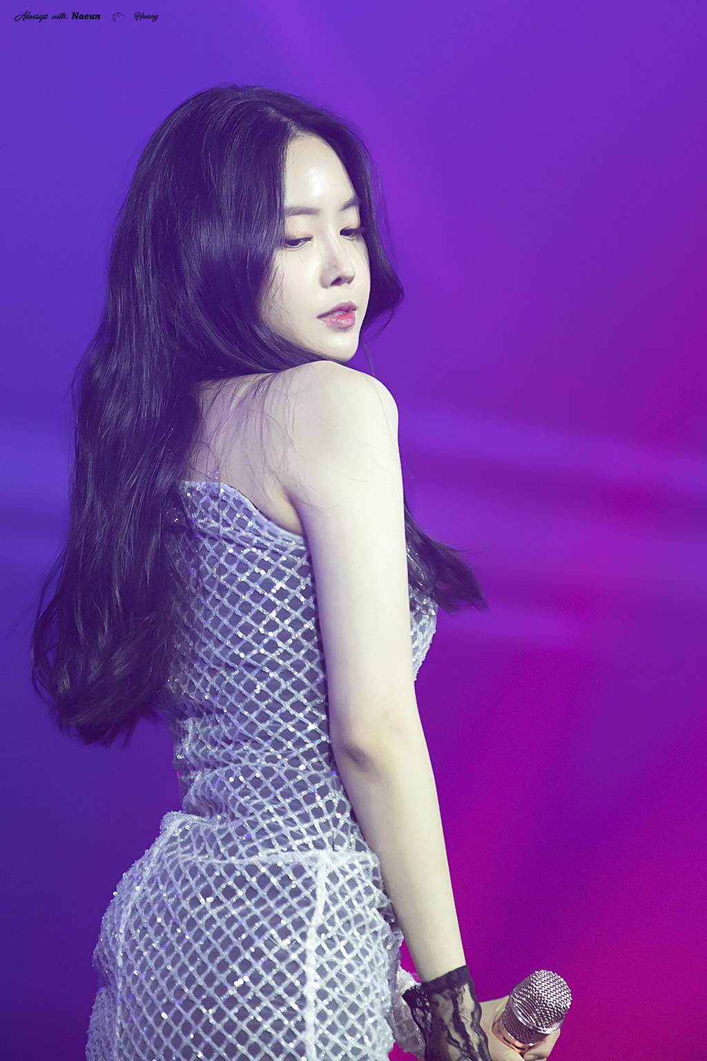 [에이핑크] 맘스터치는 역시 딥치즈버거라서 나은이 | 인스티즈