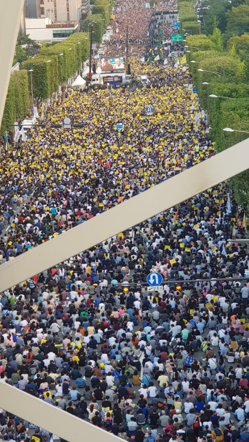 끝이 보이지 않는 서초동 집회 인파 | 인스티즈