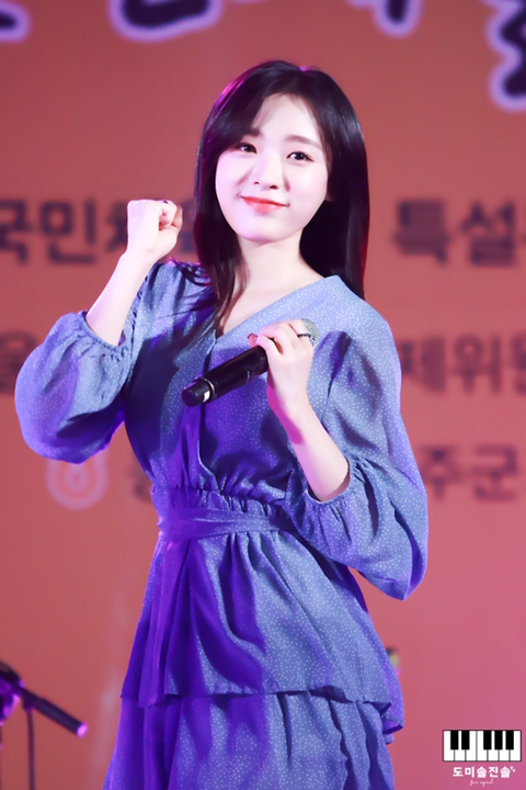 에이프릴 이진솔 | 인스티즈