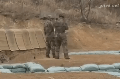 훈련소 교관들이 식겁하는 순간.gif | 인스티즈