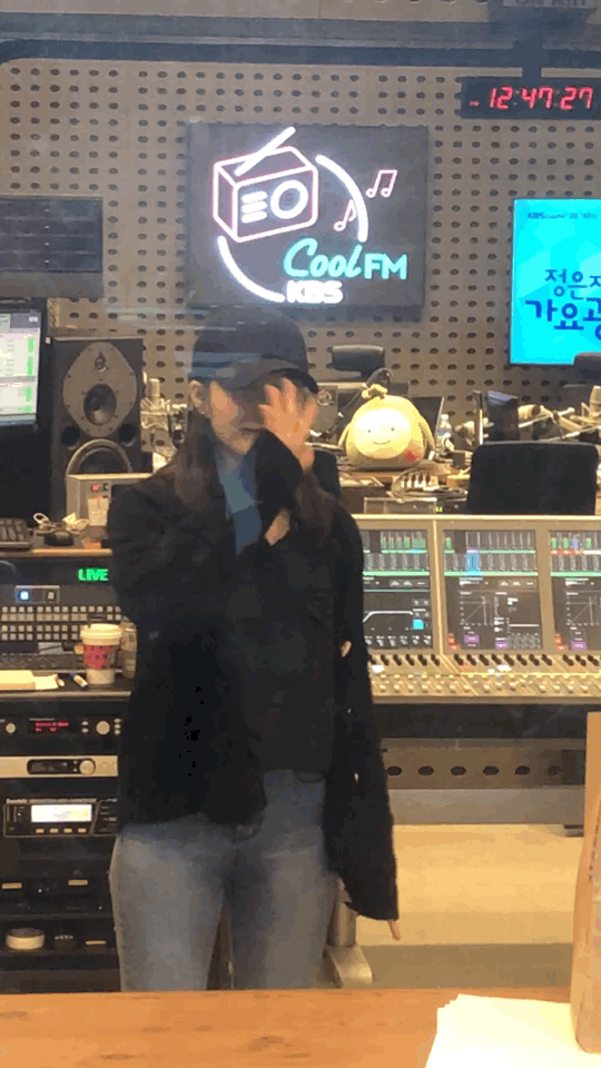 오픈스튜디오 온 팬들이 고마운 에이핑크 정은지.gif | 인스티즈