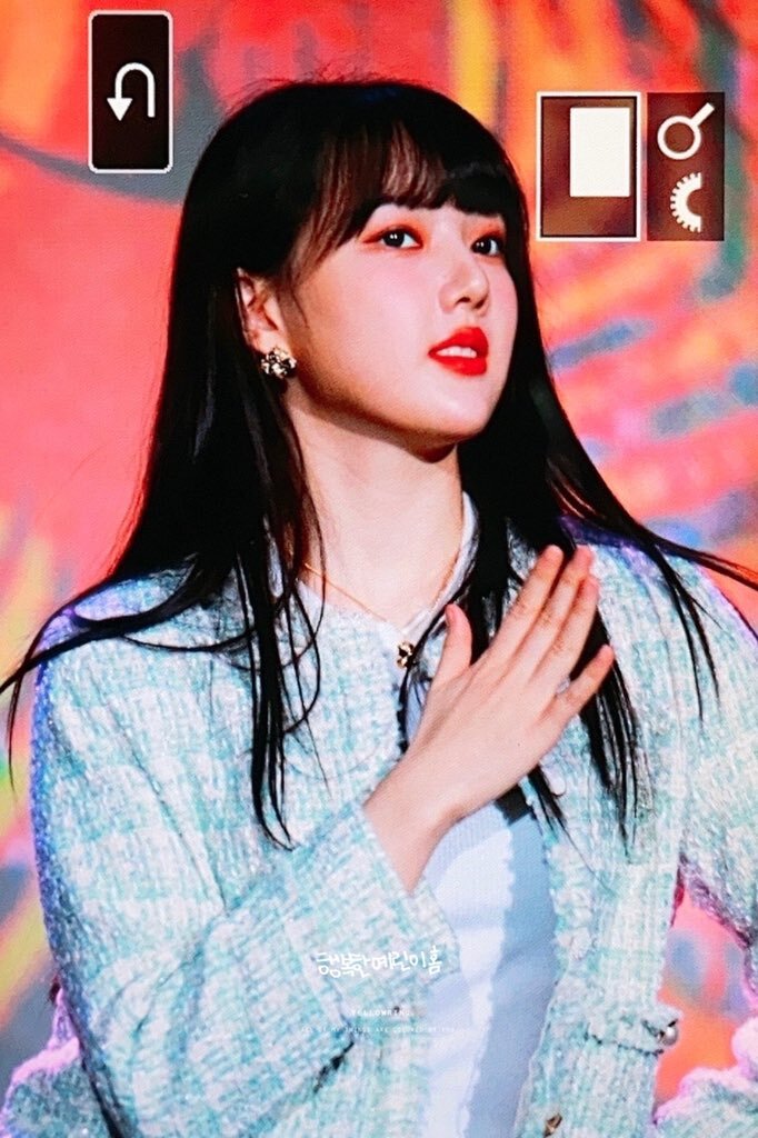 식사시간에 보니까 은근히 미인인 듯한 여자친구 예린이.jpgif | 인스티즈