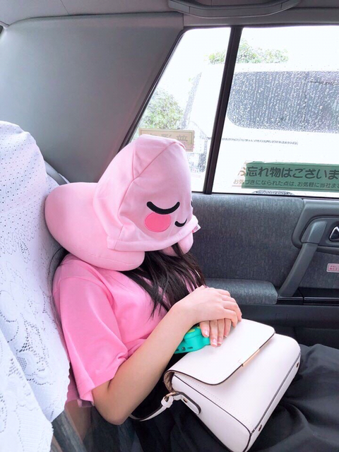 [아이즈원] 나코가 항상 가지고 다니는 목배게 사용법 | 인스티즈