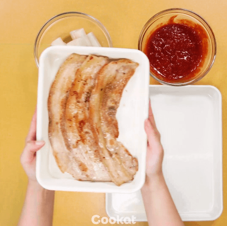 삼겹살 떡꼬치 제조 과정.gif | 인스티즈