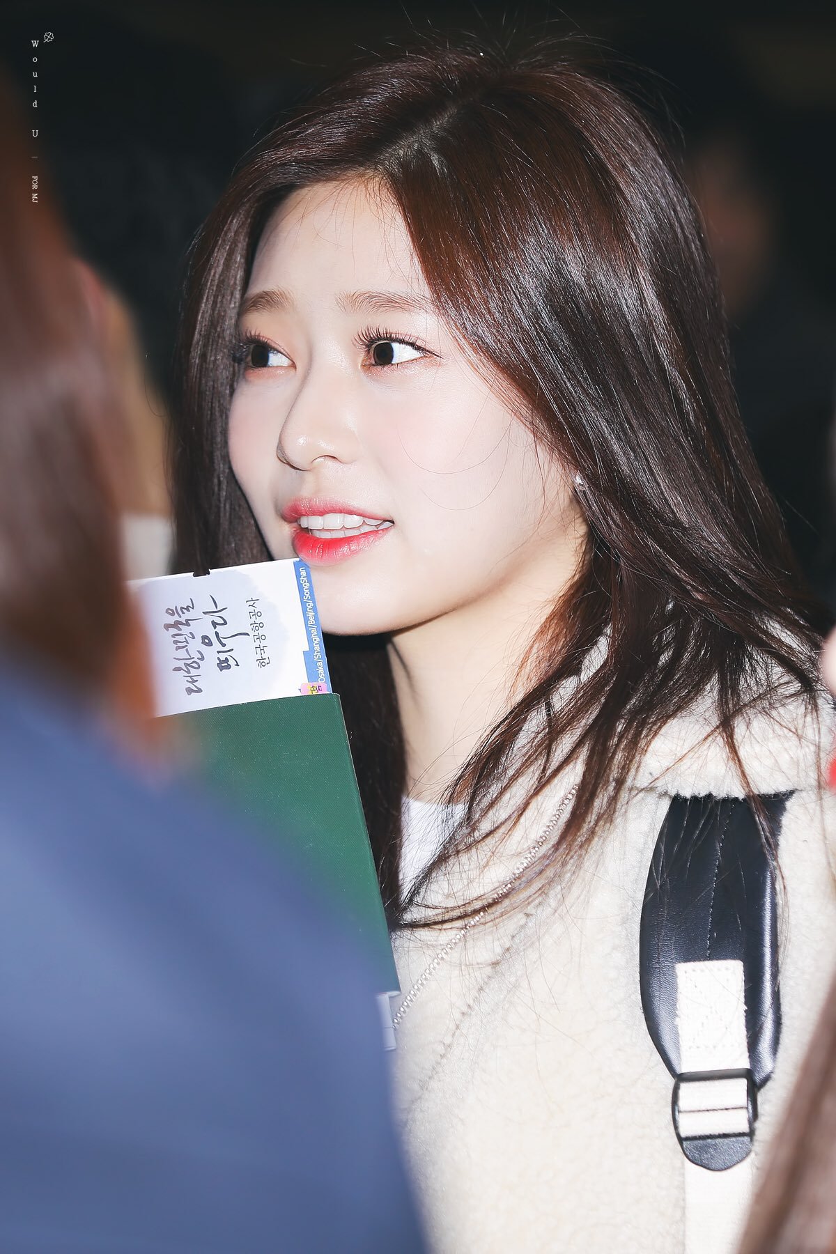 오늘 출국하는 아이즈원 김민주.jpg | 인스티즈