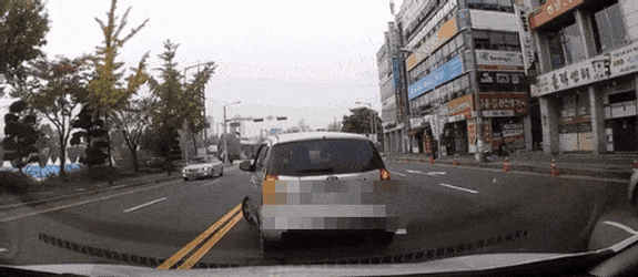 자연스러운 유턴.gif | 인스티즈