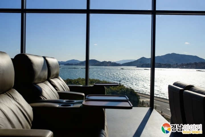 바다가 보이는 영화관.jpg | 인스티즈