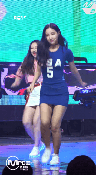 연우 레전드 의상.gif | 인스티즈