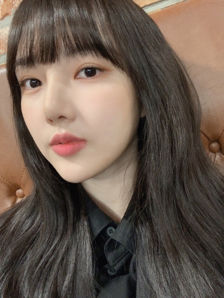 팅글인터뷰 출연한 여자친구 옌.읂🧡 | 인스티즈