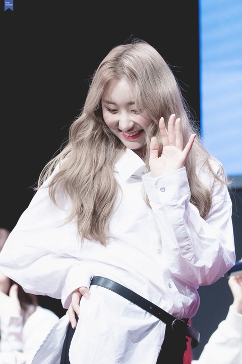 아이즈원) 귀여운 포즈 하다가 현타온 이채연 | 인스티즈