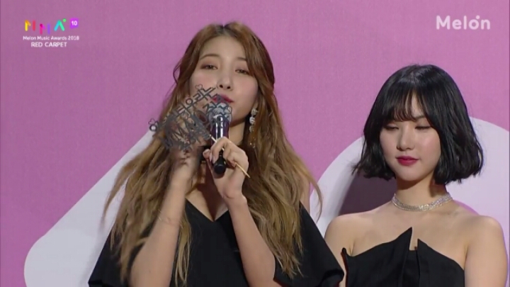 181201 MMA 레드카펏 여자친구.jpg | 인스티즈