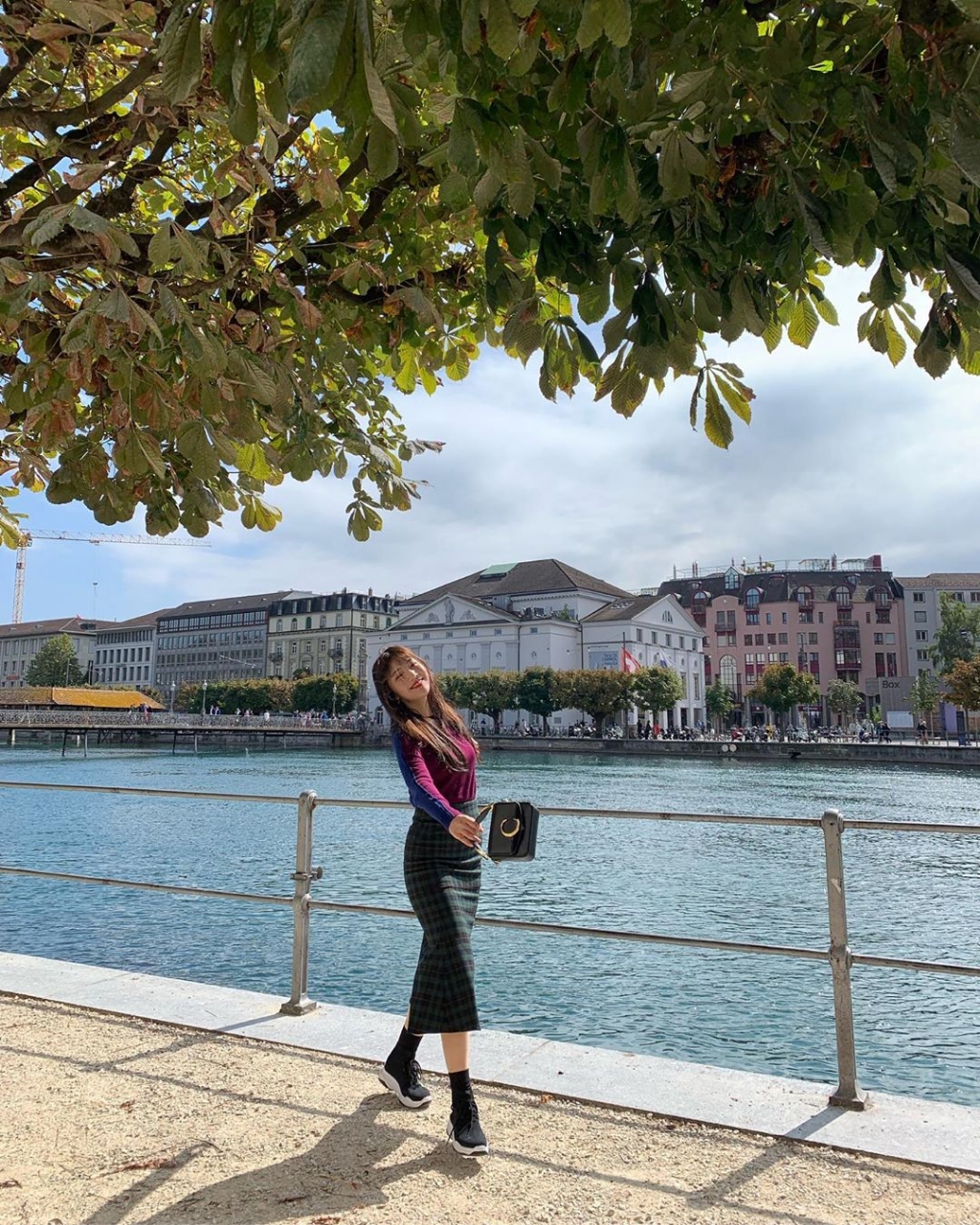 예쁜 스위스 풍경과 잘 어울리는 레드벨벳 조이 | 인스티즈