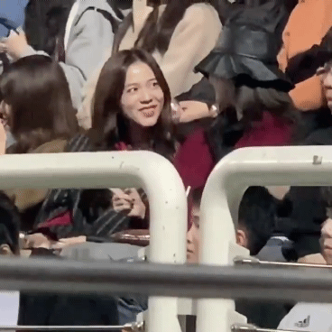 레드벨벳 콘서트 블랙핑크 지수&amp;선미.gif | 인스티즈