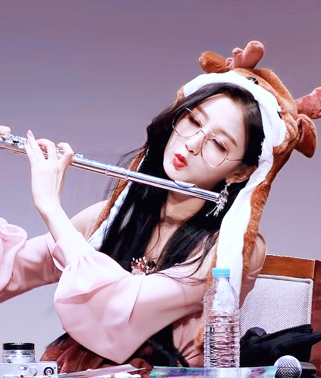 [러블리즈] 아이패드 살까 하는 생각이 들어서 예인이 | 인스티즈