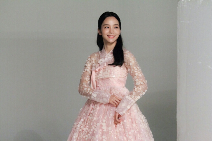 새삼 이쁘고 귀여운 송소희 | 인스티즈