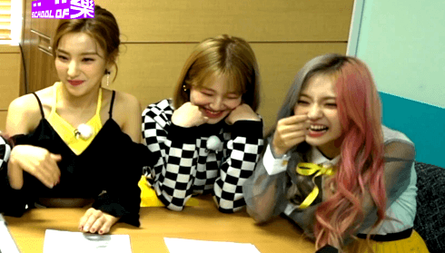프로미스나인 스쿨오브락.GIF | 인스티즈