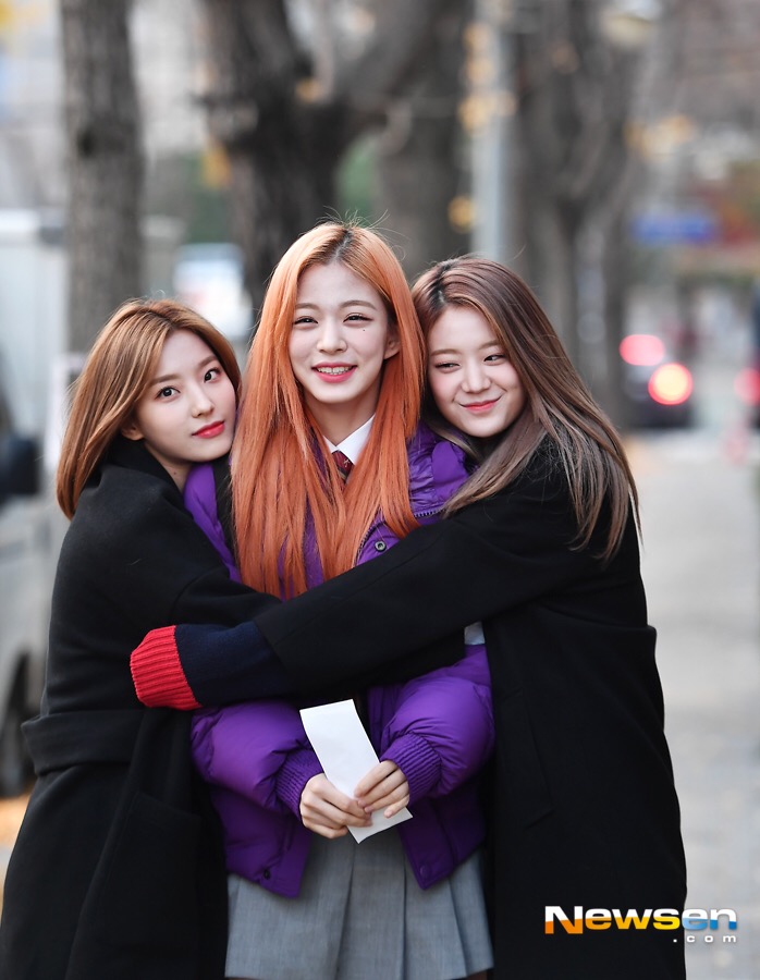 오늘자 수능장에서의 훈훈한 프로미스나인 캡틴과 아빠 | 인스티즈