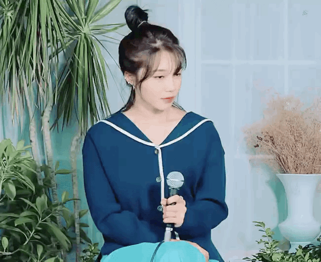 무심하게 손 흔드는 에이핑크 정은지.gif | 인스티즈