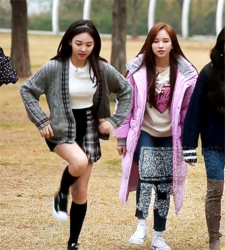 야외나와 놀아서 신나하는 미나리 | 인스티즈