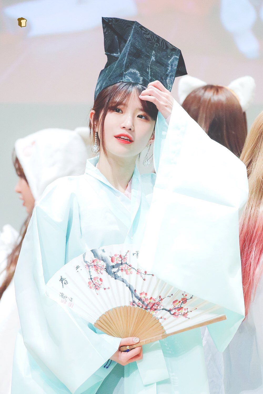 데뷔 300일기념 프로미스나인 송하영 | 인스티즈