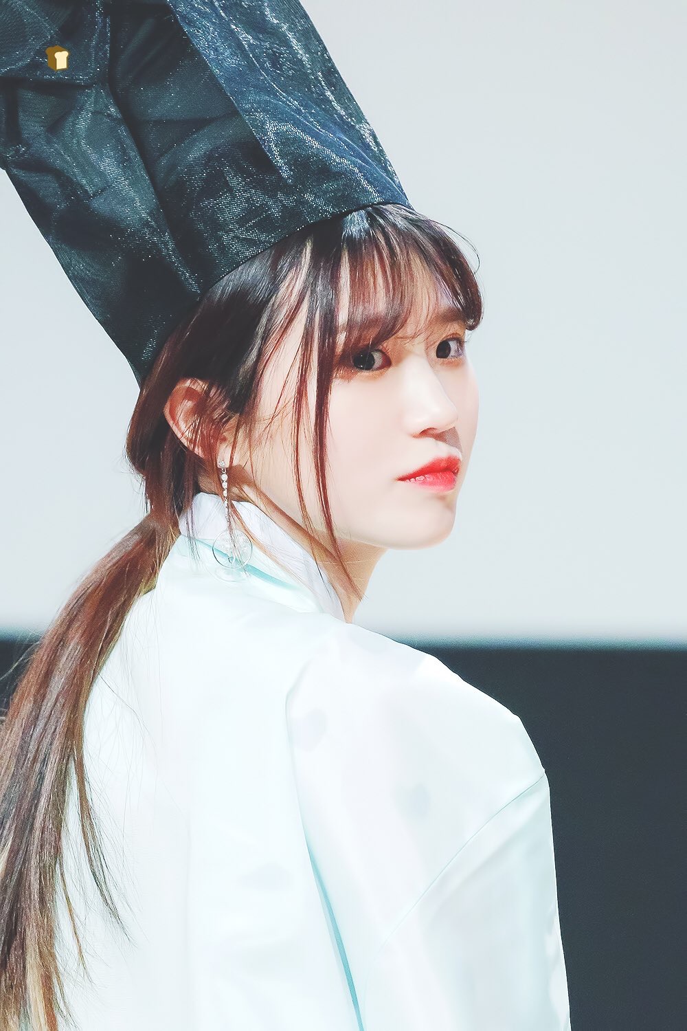 데뷔 300일기념 프로미스나인 송하영 | 인스티즈