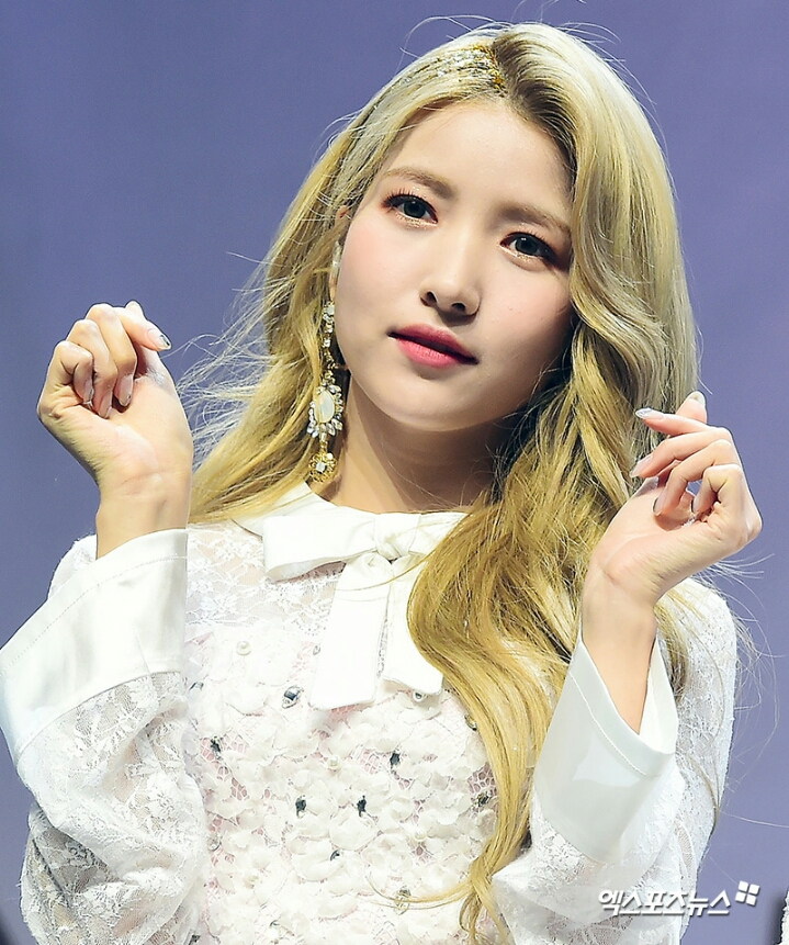 190114 여자친구 쇼케이스 현장.jpg | 인스티즈