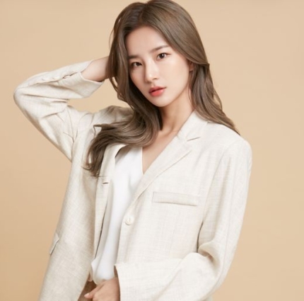 치어리더 김진아, 모델+방송인으로 도약"위핌 엔터와 전속계약" | 인스티즈