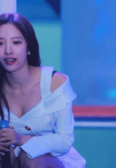 유혹하는 보나.gif | 인스티즈