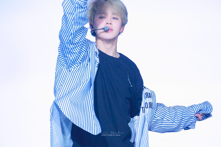 방탄소년단 지민 무대 위 표정 연기.jpgif | 인스티즈