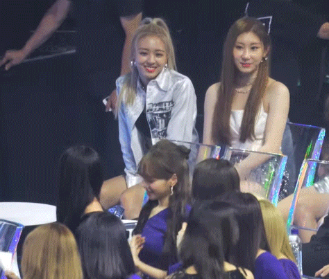 아이즈원, 있지) 채령이랑 인사하고 좋아 죽는 조유리 | 인스티즈