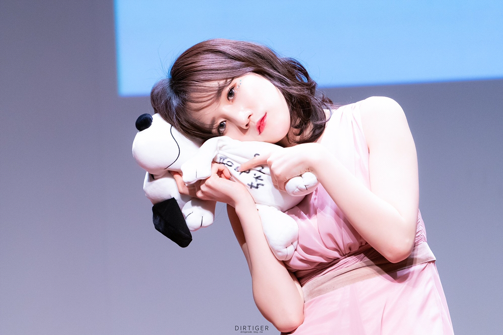 [러블리즈] 출근길에 본 은행나무가 이뻐서 명은이 | 인스티즈