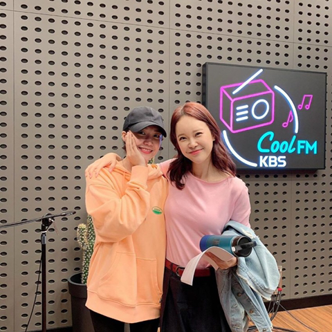 에이핑크 정은지의 가요광장에 게스트로 나온 백지영.jpgif | 인스티즈