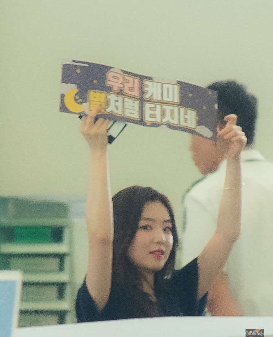 미국 초딩들이랑 물수제비하는 레드벨벳 아이린ㅋㅋㅋ.jpgif | 인스티즈