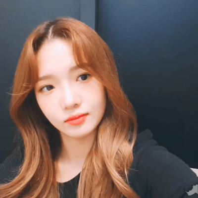 오늘자 프로미스나인 V앱공무원 지선이의 가을이 선덕선덕.gif | 인스티즈