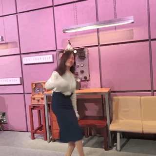 인싸춤 도전한 여자 아나운서.gif | 인스티즈