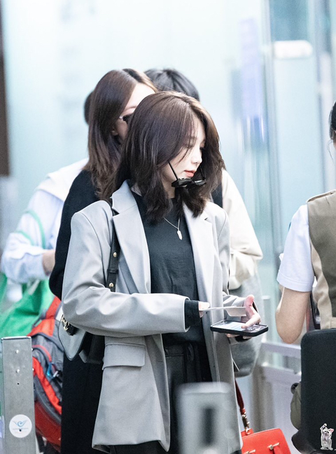 공항에서 에이핑크 정은지.jpg | 인스티즈