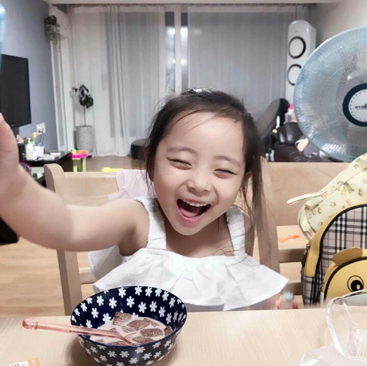 태어날 때부터 미모 만렙이던 아기 | 인스티즈